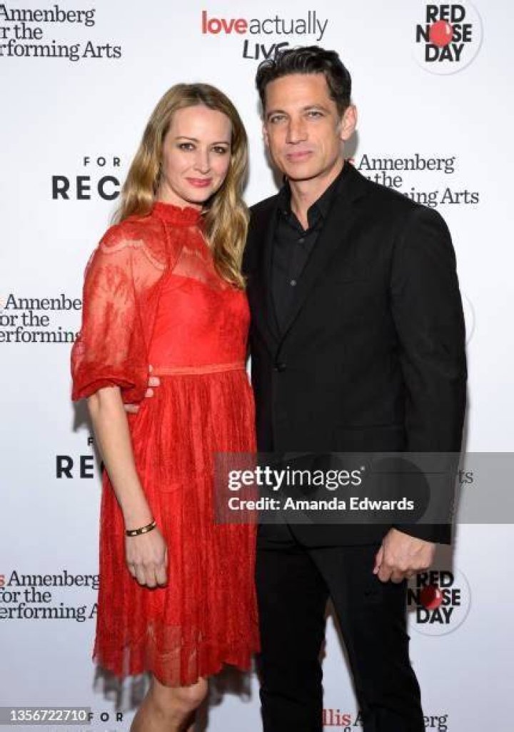 Amy Acker, James Carpinello and their kids Amy Acker Photo (40091798