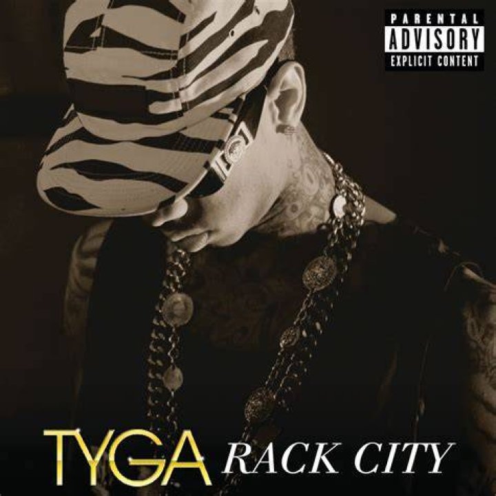 An image of Tyga and Selena Gomez hanging out 