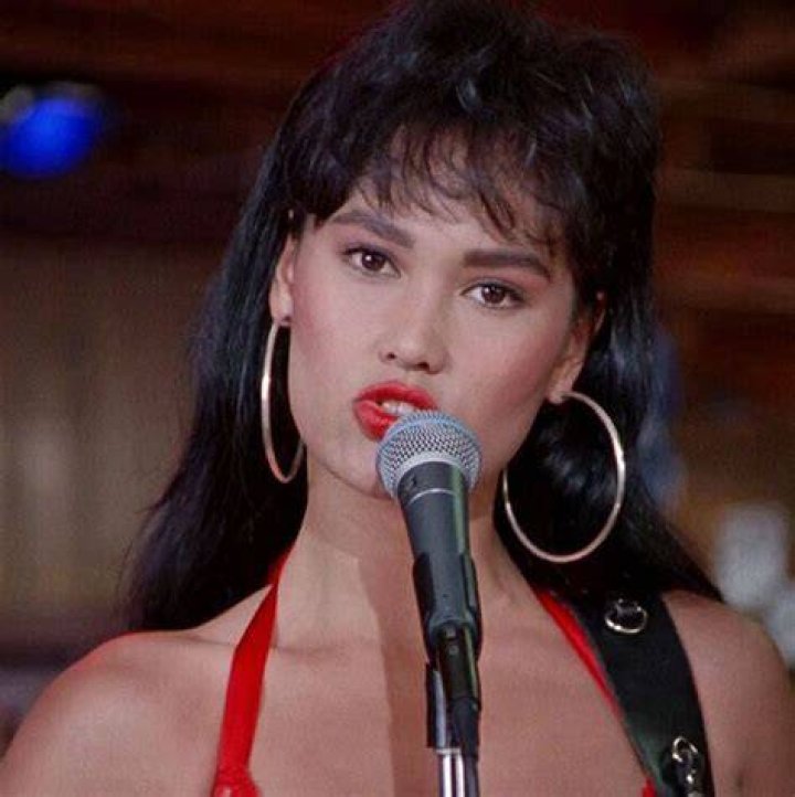An Ode to Tia Carrere on 'Wayne&rsquo;s World'