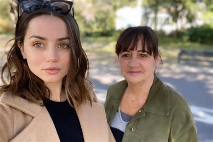 Ana Caso Details About Ana de Armas Mother