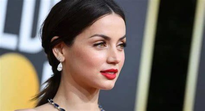 Ana de Armas Age, Net Worth, Husband, Family, Height and Biography