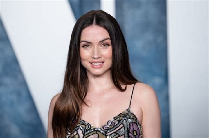 Ana de Armas height How tall is Ana de Armas?
