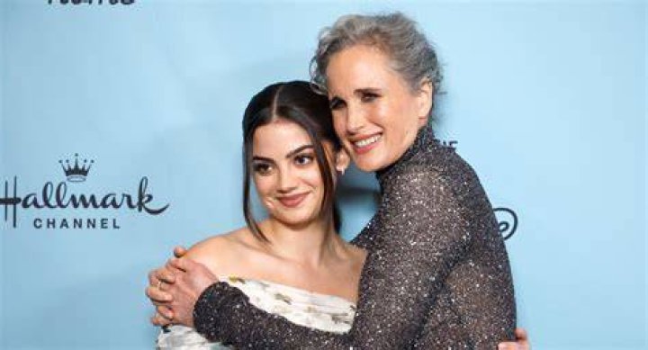 Andie MacDowell and Sadie LaflammeSnow Stock Photo Alamy