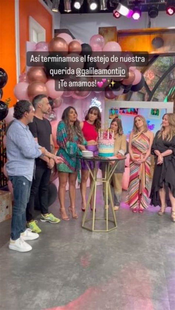 Andrea Legarreta cumple 50 a&ntilde;os as&iacute; la sorprendi&oacute; Erik Rub&iacute;n Uno TV