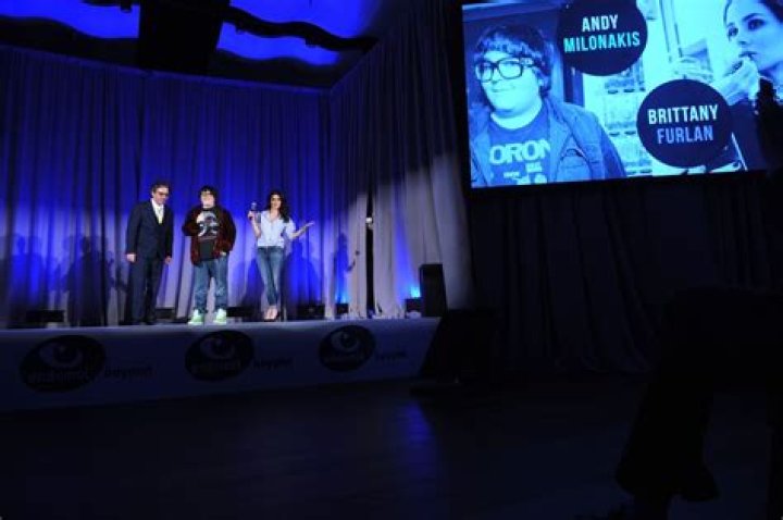 Andy Milonakis Net Worth, Wiki, Wife, Age, Height,Biography