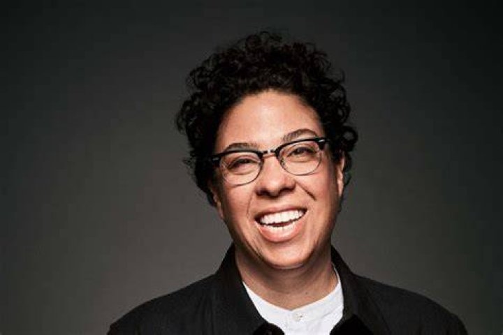 Angela Robinson Inks Overall Deal with Warner Bros. Television Group