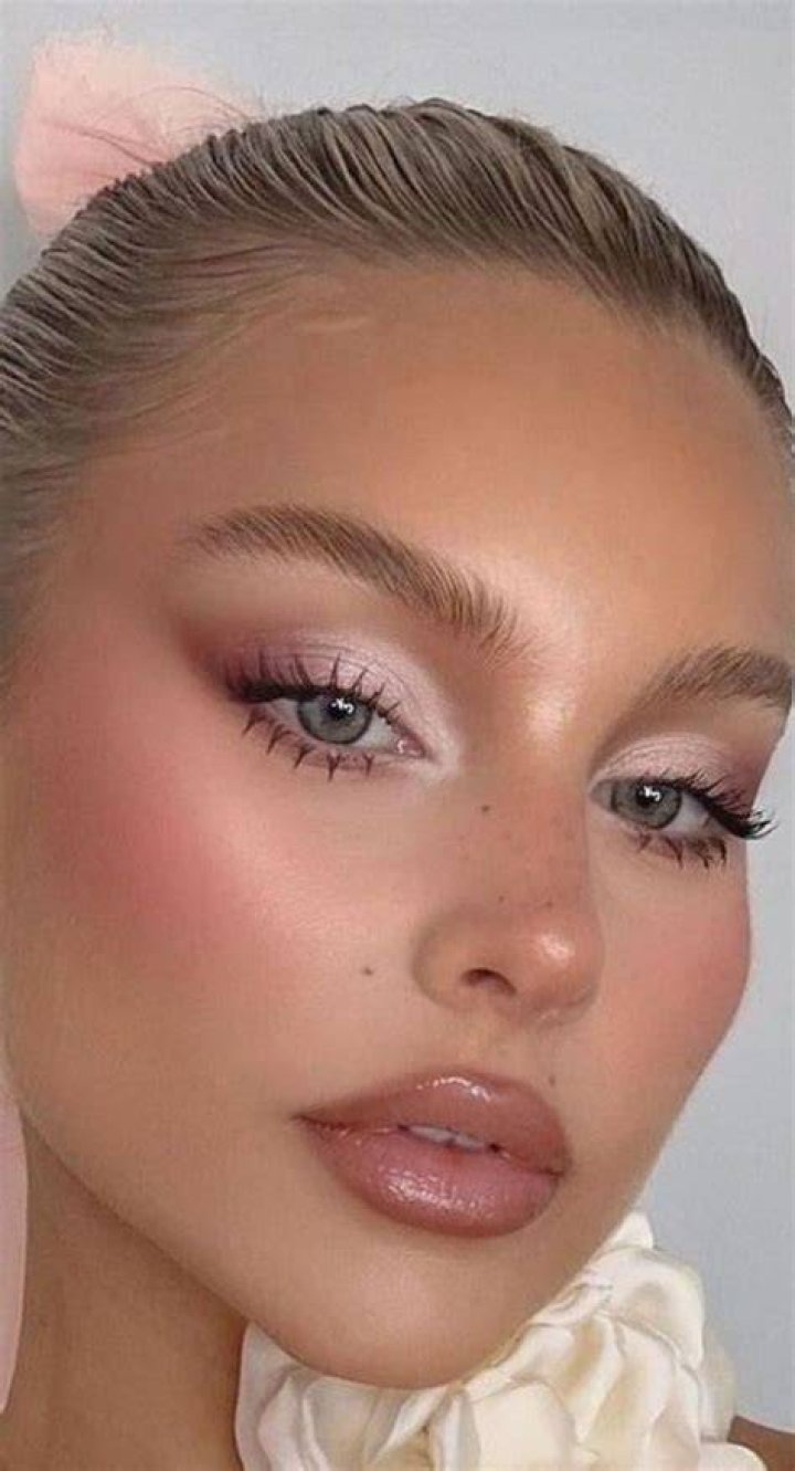 angelicatlol Cute makeup looks, Beautiful curly hair, Asian short hair