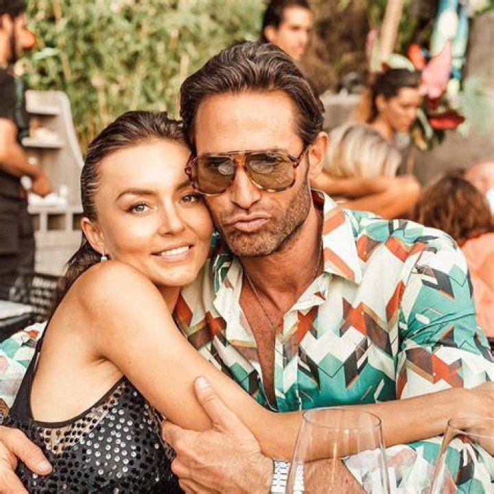 Angelique Boyer, Sebasti&aacute;n Rulli's partner, crowned queen of Mexican