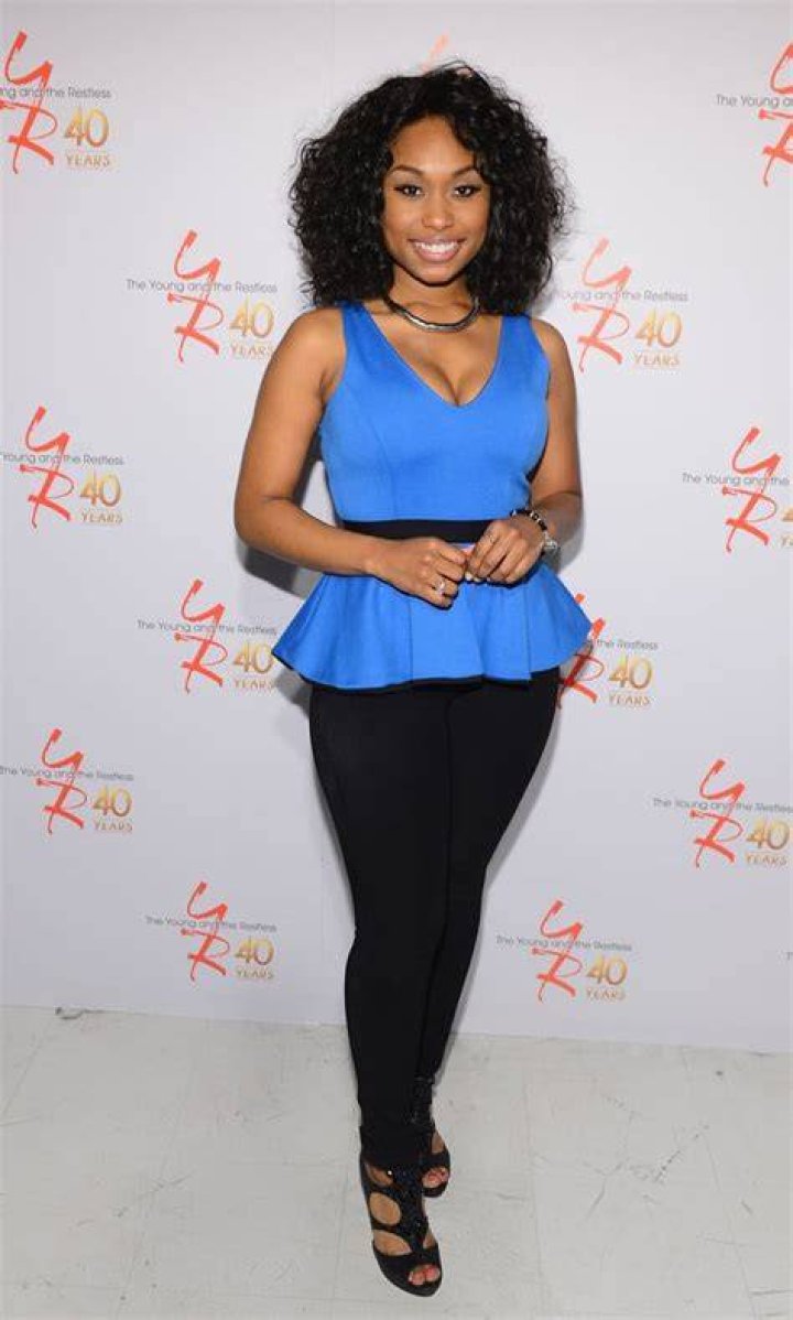 Angell Conwell Married, Husband, Net Worth, Body Measurements, Bio