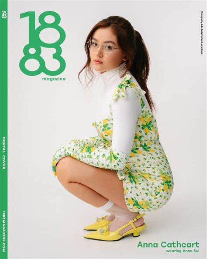 Anna Cathcart vai estrelar série "XO, Kitty" da Netflix RC 832