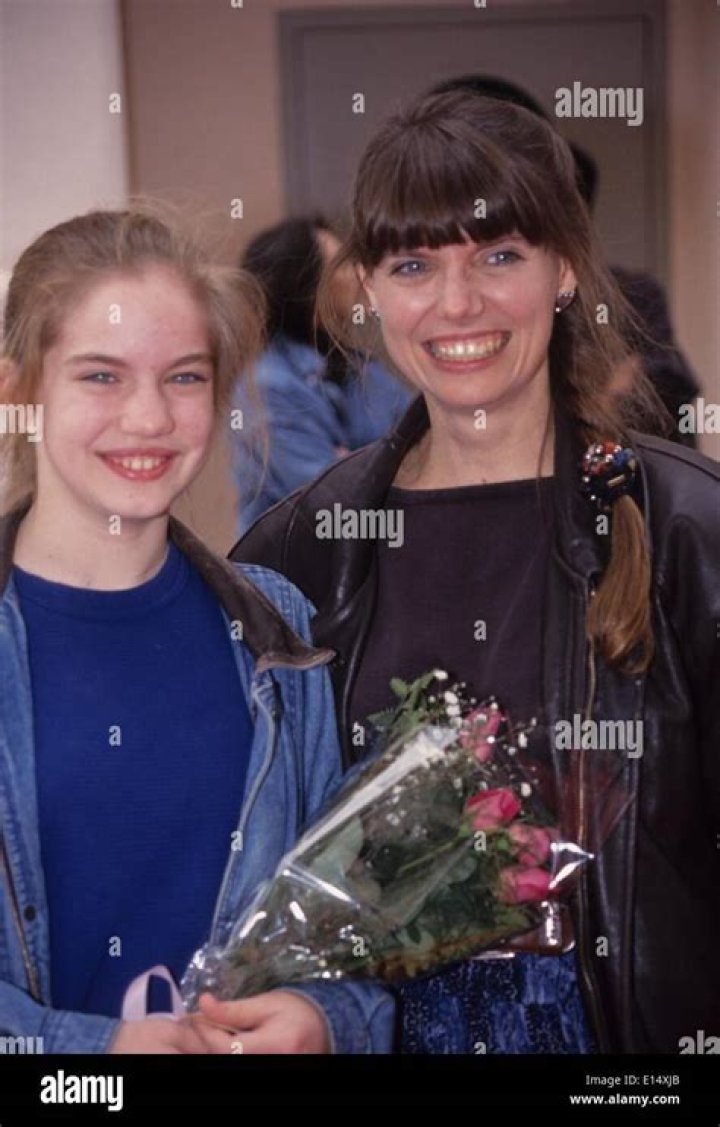 Anna chlumsky nancy chlumsky 1994 l7503gv credit image hires stock