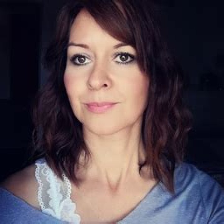 Anna Menke Mediengestalterin für Digital und Printmedien Scholz