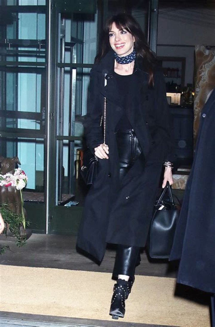 Anne Hathaway In Leather Pants & Black Top In NYC: Photos Hollywood Life