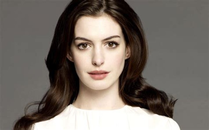 Anne Hathaway LorenaMartina