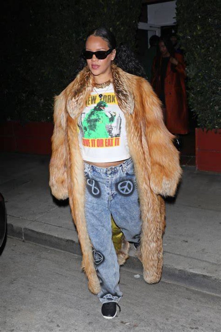 Another Rihanna Cool Look AskaTicket Rihanna Rihanna 2000's, Young