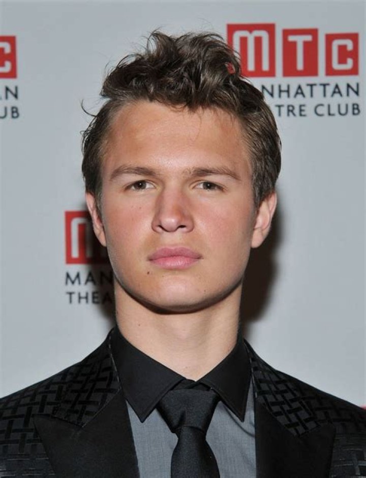 Ansel Elgort Ansel elgort, The fault in our stars, Augustus waters