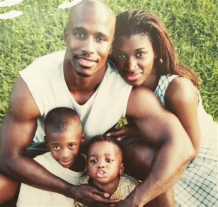 Antonio Armstrong JR with his father mother and sister Antonio Armstrong JR with his father mother and sister
