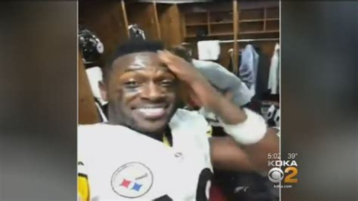 Antonio Brown Reportedly Requests Trade From Steelers Complex