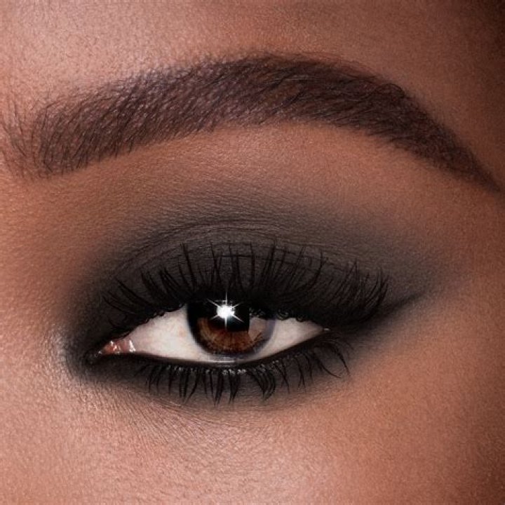 Anya TaylorJoy Makeup Black Eyeshadow, Bronze Eyeshadow, Gold