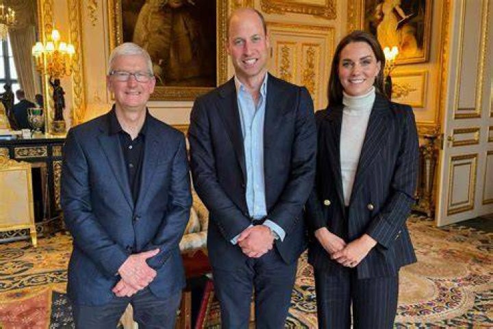 Apple CEO Tim Cook Wife Harry styles 2013
