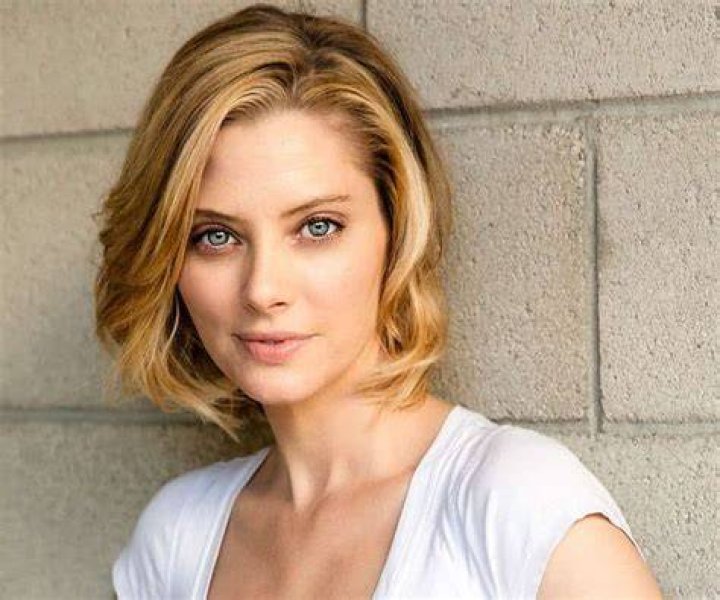 April Bowlby Net Worth, Bio, Height, Family, Age, Weight, Wiki 2024