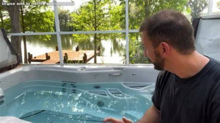 AquaDoc Spa Leak Repair & Hot Tub Leak Sealer, Easily Fix a Leak for