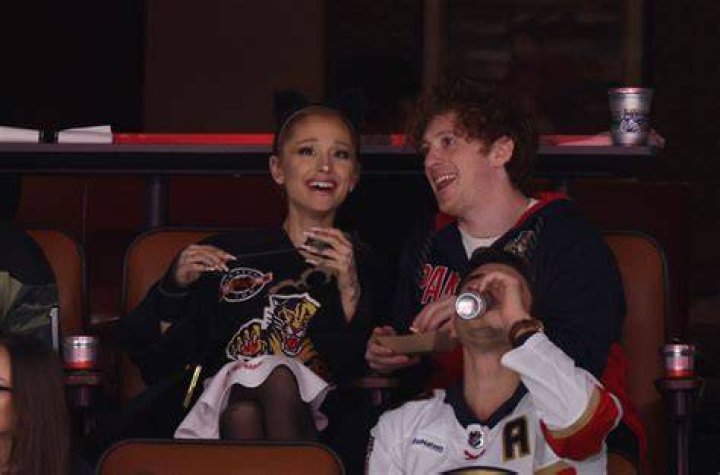 Ariana Grande and Ethan Slater A Complete Timeline of Their Reported