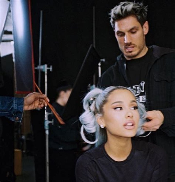 Ariana Grande Hairstyles Chris Appleton Recreates Hairstyles On Daughter