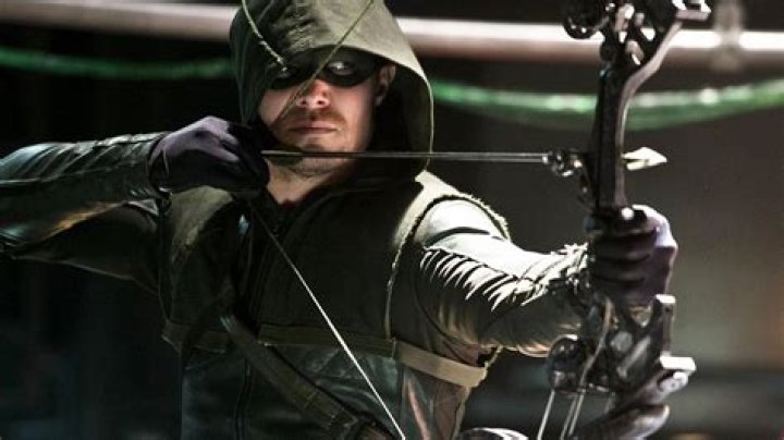 Arrow star Stephen Amell reveals wife Cassandra Jean is pregnant