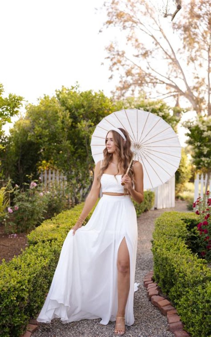 Aryn DrakeLee Bio Wiki, Wedding, Net Worth, Baby, Married, Marriage