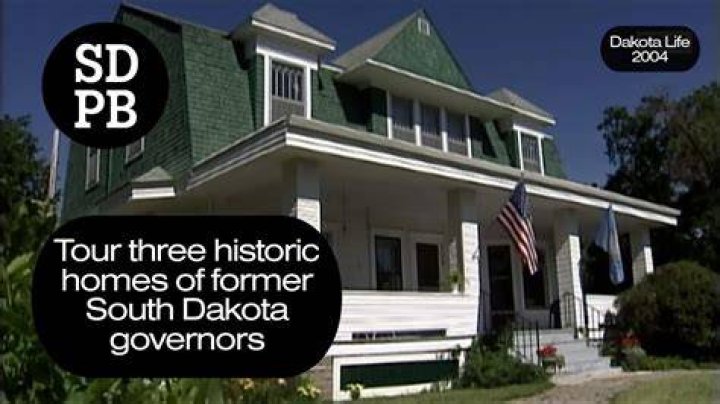 As South Dakota governor struggles at home, her White House chances
