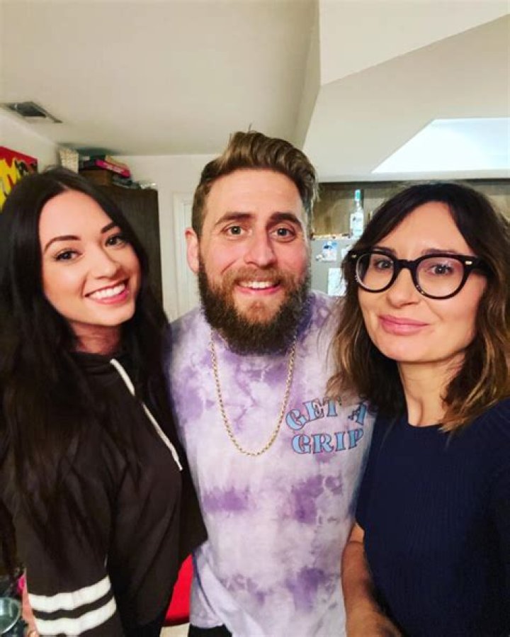 Ashlee Casserly Husband, Net Worth, Family, Instagram, Bio, Wiki