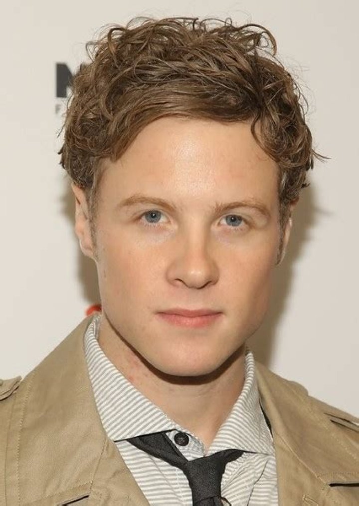 Ashton Holmes