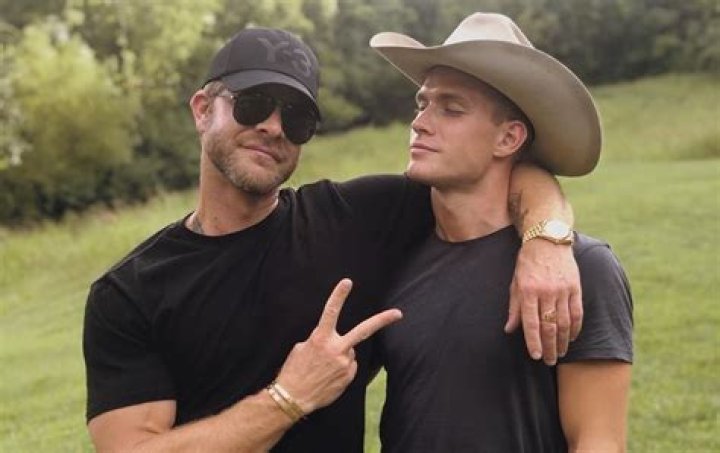 Austin Rhodes dating hair stylist Justin Anderson for three months Twin