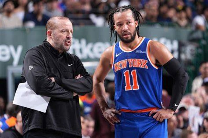 Austin Rivers Knicks officially sign Austin Rivers in Rockets sign