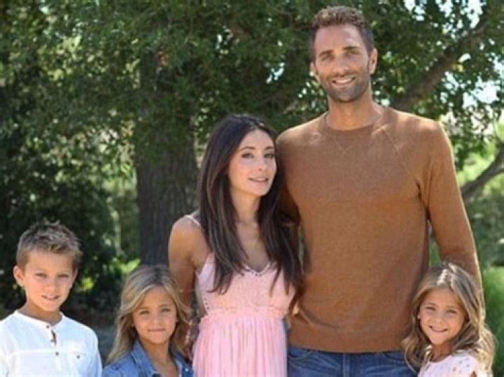 Ava Marie, Leah Rose Meet ‘the most beautiful twins in the world