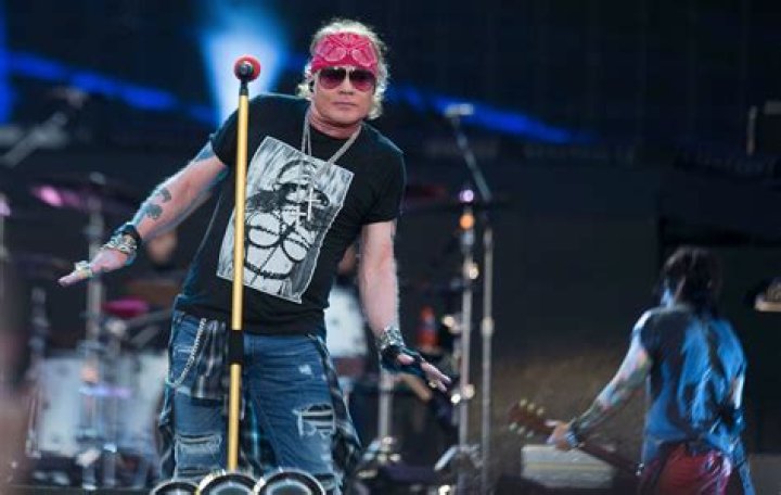 Axl Rose Gets Violently Sick Before Show Does Something His Bandmates