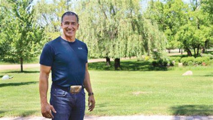 Bahram Akradi Age, Height, Wiki, Bio, Wife, Net Worth 2021 Bahram Akradi age