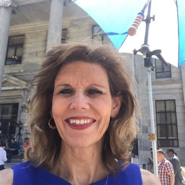 Barbara Barr reporter wgal LinkedIn