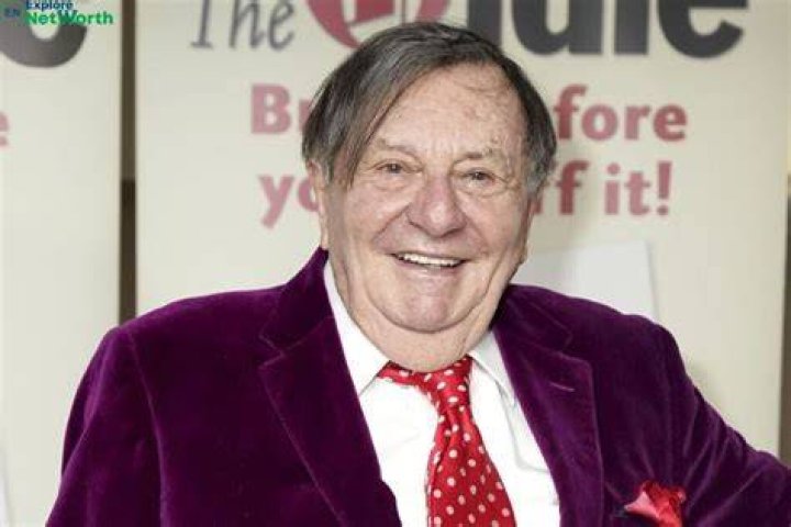 Barry Humphries Net Worth 2018, Bio/Wiki Celebrity Net Worth