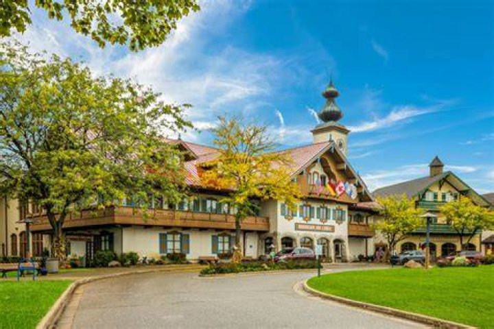 Bavarian Inn's Linda Lee Music