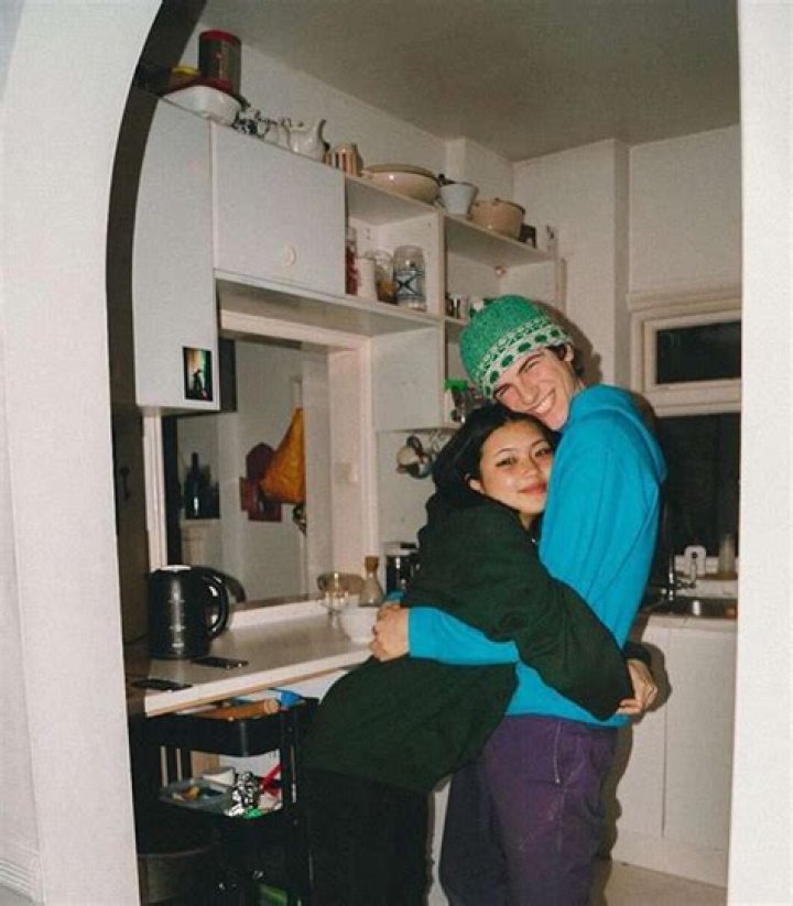 Beabadoobee Cute couples, Cute couples goals, People