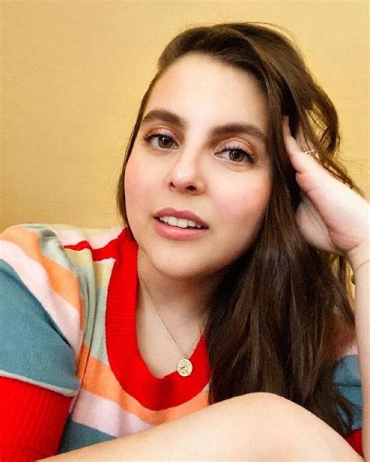 Beanie Feldstein Wiki, Age, Biography, Boyfriend, Parents, Ethnicity