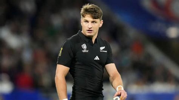 Beauden Barrett biography age, measurements, wife, sisters, family
