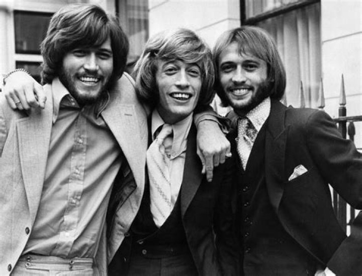 Bee Gees' Barry Gibb enjoys a day at Wimbledon with his wife Linda