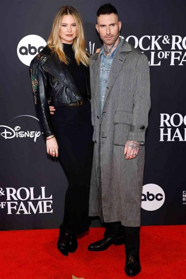 Behati Prinsloo, Adam Levine Wife Victoria's Secret Model Age, Photos