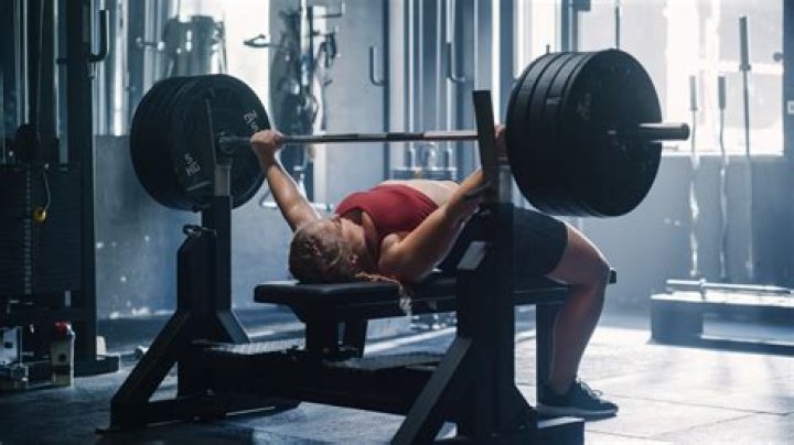BENCHING HEAVY WEIGHT W/ THE TREN TWINS YouTube