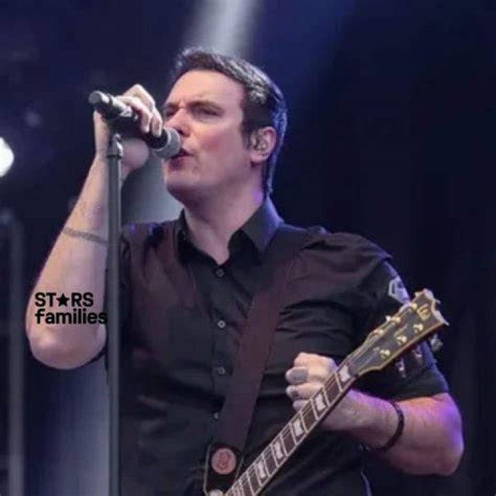 Benjamin Burnley (Breaking Benjamin) family wife, son, parents