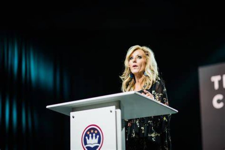 Beth Moore announces departure from Lifeway; Currence to be nominated