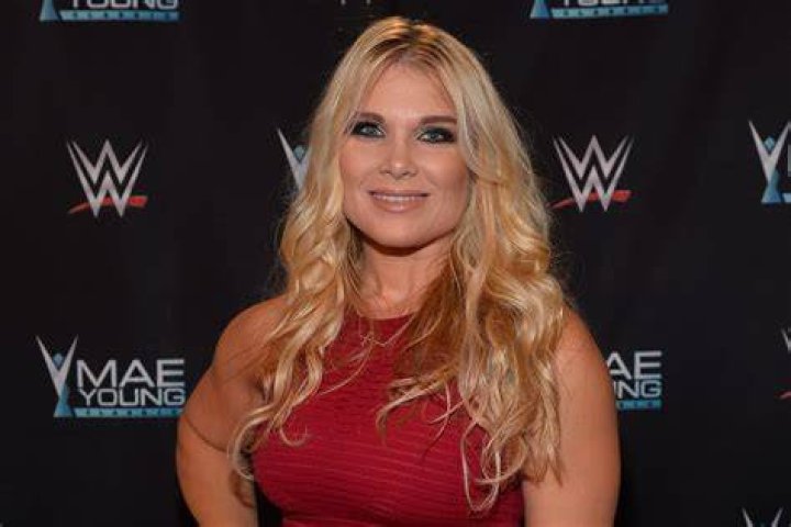 Beth Phoenix Enters Women's Royal Rumble in WWE Return, Eliminated by